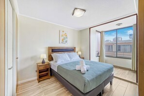 1 slaapkamer, een strijkplank/strijkijzer, wifi, beddengoed