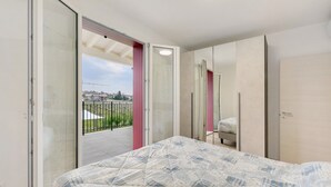 2 室のベッドルーム、WiFi、ベッドシーツ