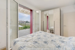 2 bedrooms, WiFi, bed sheets - Apartment 'Limone' with Lake View, Shared Garden and Air Conditioning (Bardolino)
