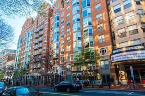 Exterior - NEW! 2 Bedroom Furnished Apartment near National Museum (Washington Dc)
