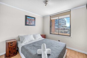 3 bedrooms, iron/ironing board, WiFi - Las Condes Urban Apartment W/ Wifi and Pool (Las Condes)