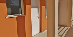 Exterior detail - Hermes Beach Studios (Chania)