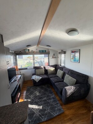 Living area - Beautiful 3 Bed, Sleeps 6, Wifi, Pet Friendly (Bridlington)