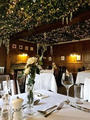Dining - The Lion Hotel (Buckden)