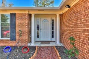 Exterior detail - Charming 4-bedroom house with AC in beautiful Martinez (Martinez)