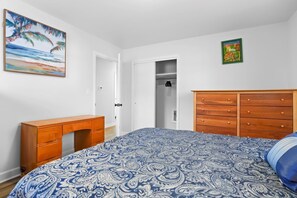 Room - Charming Greenville Getaway (Greenville)