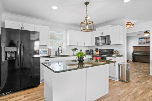 Charming Greenville Getaway