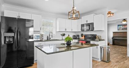 Charming Greenville Getaway