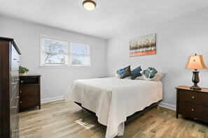 Room - Charming Greenville Getaway (Greenville)