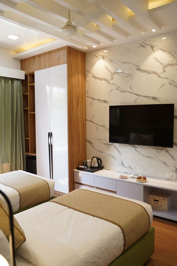 Royal Residence Huda City Centre - Gurugram