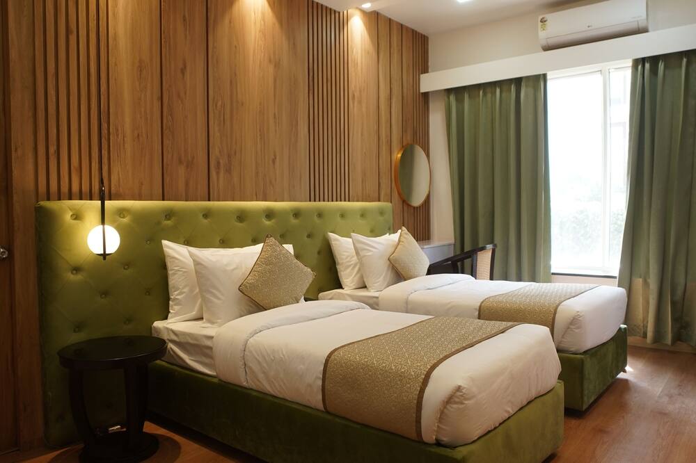 Royal Residence HUDA City Centre