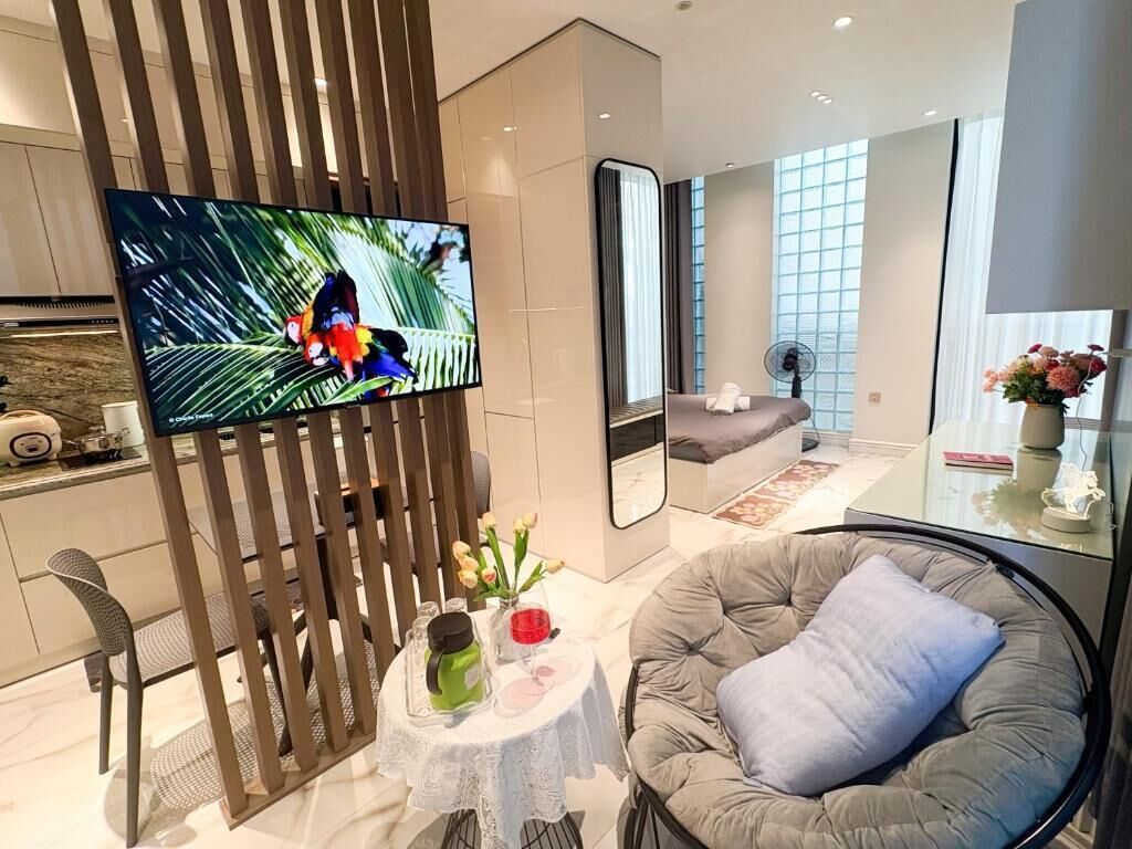 Studio Standard, vue ville | Coin séjour