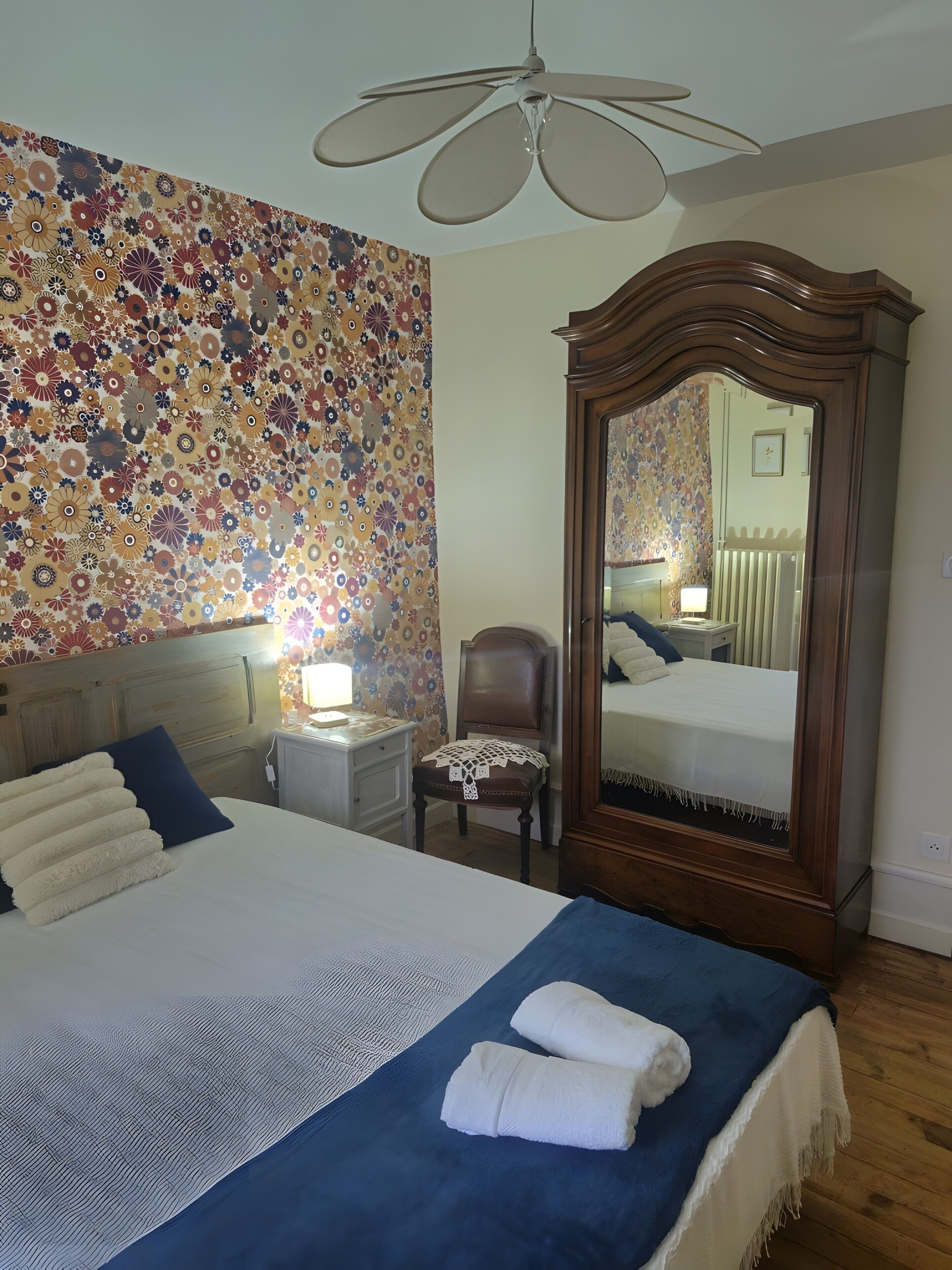 3 chambres, fer et planche à repasser, Wi-Fi, draps fournis