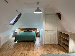 Room - Gite La Maison de Jeannine et Maurice – Peaceful Retreat at the Gateway to Aubrac (Espinasse)