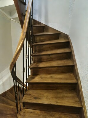 Interior - Gite La Maison de Jeannine et Maurice – Peaceful Retreat at the Gateway to Aubrac (Espinasse)