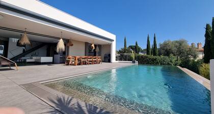 A beautiful luxury villa in a quiet location 1 km from the beach and town centre