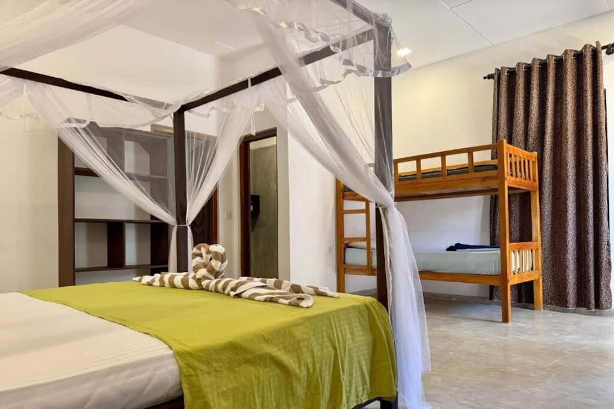 Standard Dört Kişilik Oda, Balkon, Plaj Manzaralı