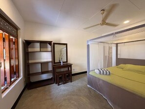 Double Room, Balcony, Beach View - Kudah Bay Surf Hotel (Arugam Bay)