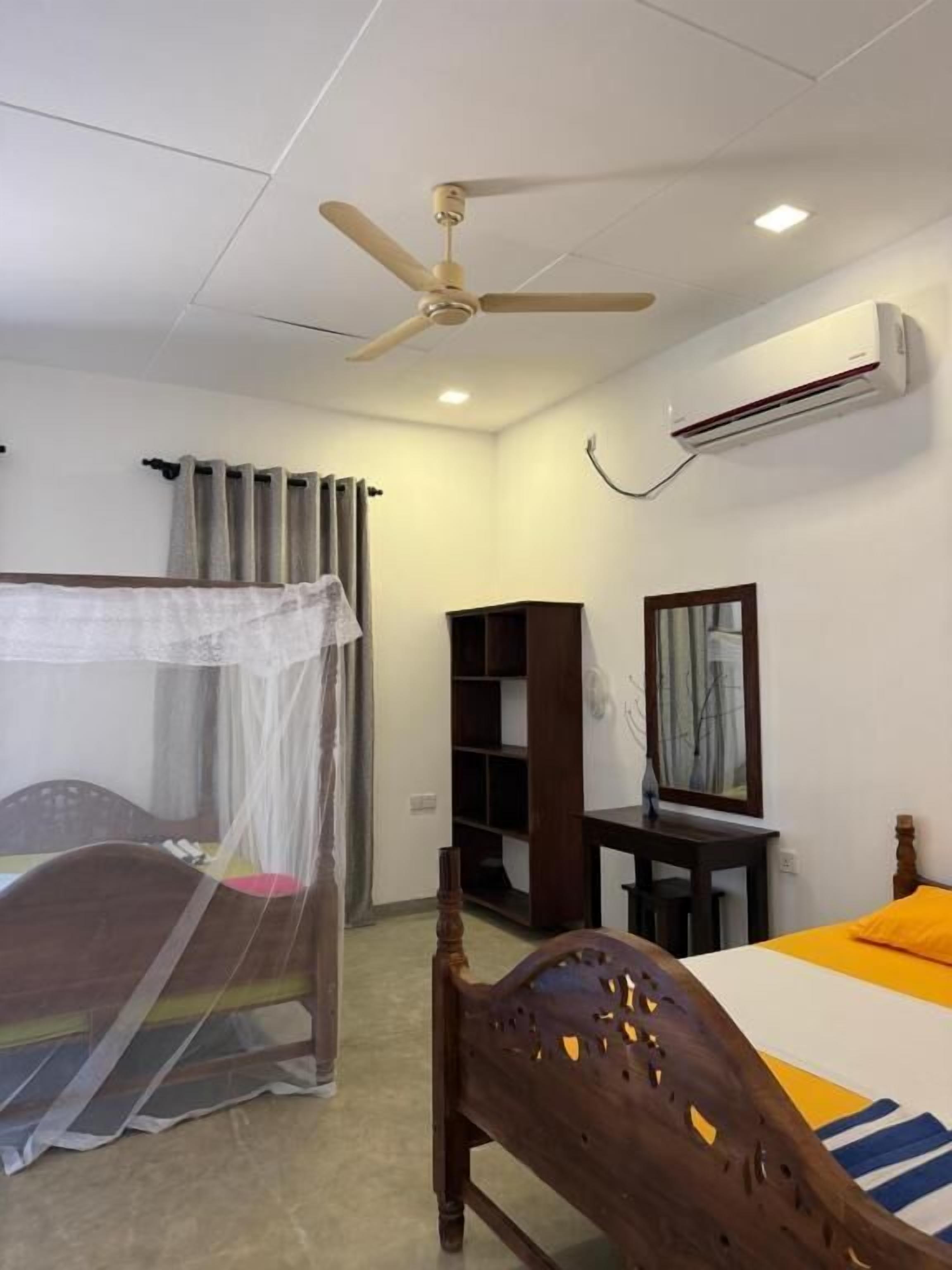 Kamar Quadruple Ekonomi, balkon, pemandangan pantai