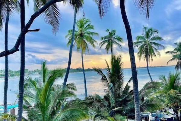 Kamar Double, balkon, pemandangan pantai | Pantai | Di pantai, pasir putih, dan bar pantai