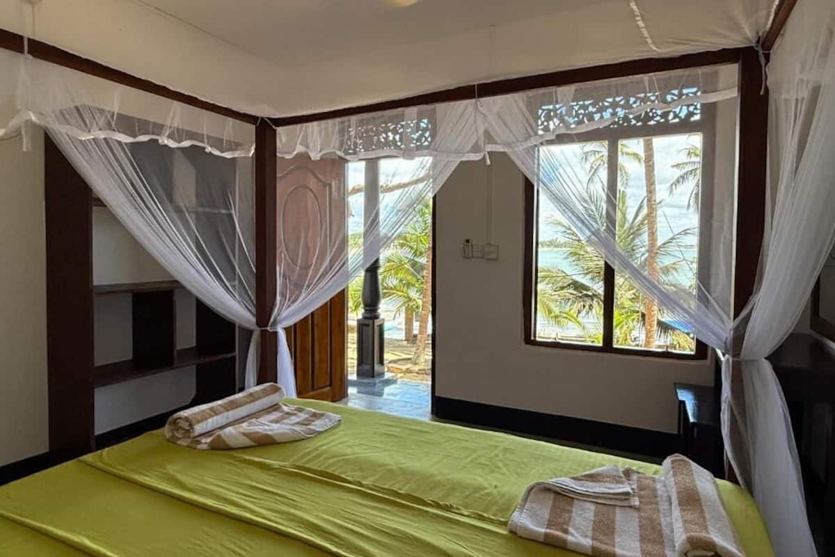 Phòng đôi, ban công, quang cảnh bãi biển