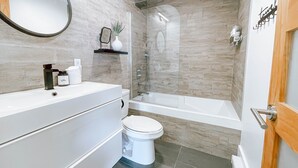 Unclassified image, 3 of 10, button - Le Champery Tremblant 6 (Mont-Tremblant)