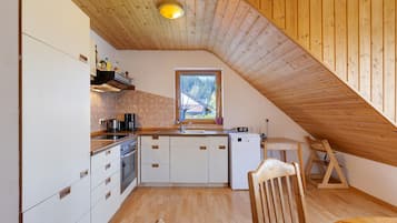 Køleskab, mikrobølgeovn, ovn, kogeplade