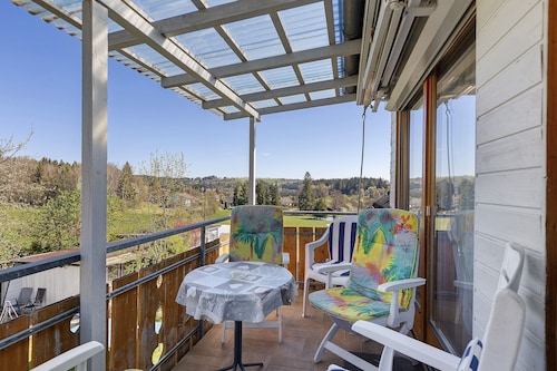 Apartment Bonndorf - Sehr hell Wohnung mit einem Balkon, WLAN geteilten Gartensitz