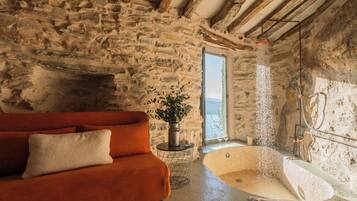 House (2 Bedrooms) | Bilik Mandi