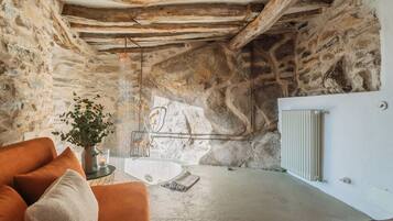 House (2 Bedrooms) | Bilik Mandi