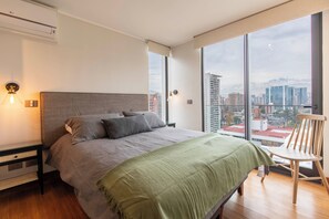 1 habitación, tabla de planchar con plancha, wifi gratis y ropa de cama 