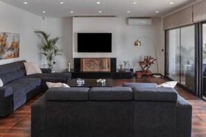TV - Villa La Palma, by Estia (Agriana)