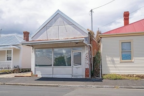 Exterior - The Old Butcher Shop Industrial Escape with Sauna (Moonah)
