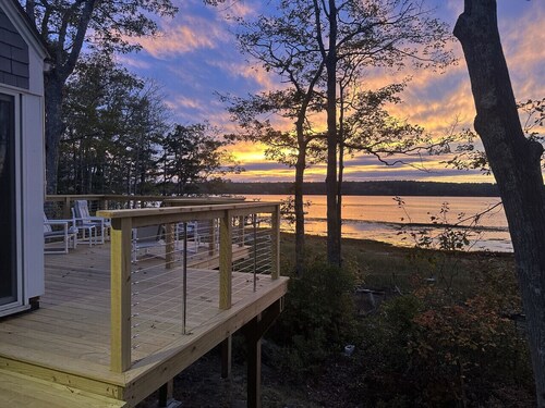 Charming cottage on the beautiful Sheepscot River!