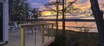 Charming cottage on the beautiful Sheepscot River!