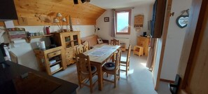 Living area - Comfortable 6-person apartment Saint Jean d'Arves les Sybelles 3* rated (Saint-Jean-d'Arves)