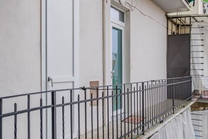 Exterior detail - GuestHost - A bright and welcoming 50 square meters apartment, perfect for four people, located on the third floor of a building without an elevator.The property is located in a very quiet area and is close to San Giovanni Bosco Hospital. Thanks to publi (Turin)