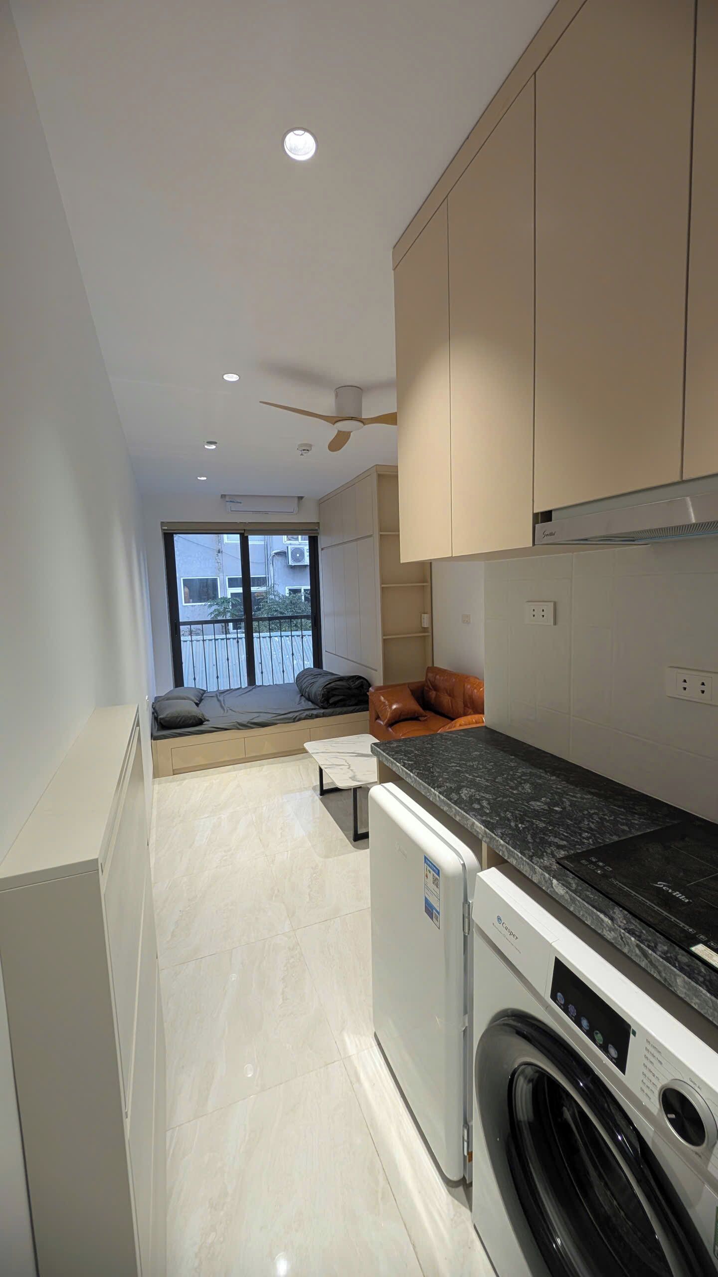 Appartement Deluxe, vue cour intérieure | Bureau, Wi-Fi gratuit