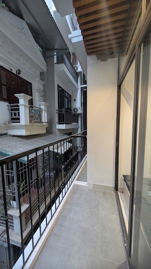 Desk, free WiFi - Trung Liet SIGNATURE (Dong Da)