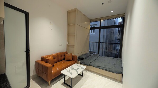 Deluxe Apartment, Balcony | Desk, free WiFi, bed sheets
