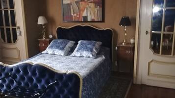 Fer et planche Ă repasser, accĂšs Internet, draps fournis