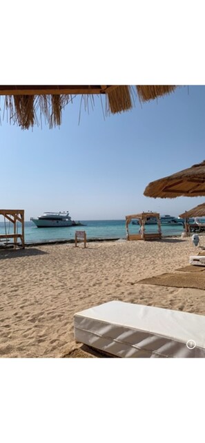 Beach - Cozy studio apartment in excellent Red Sea Governorate with AC (Red Sea Governorate)
