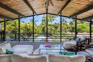 Property grounds - Mai Tai Manor by Gather: Modern Oasis w/ Saltwater Pool & Lanai Near Keauhou (Kailua Kona)