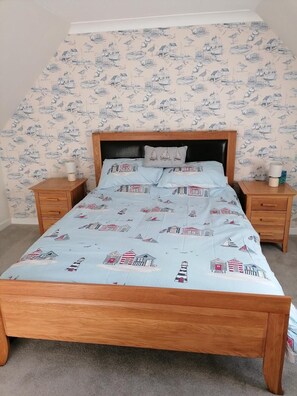 Fer et planche Ă repasser, draps fournis