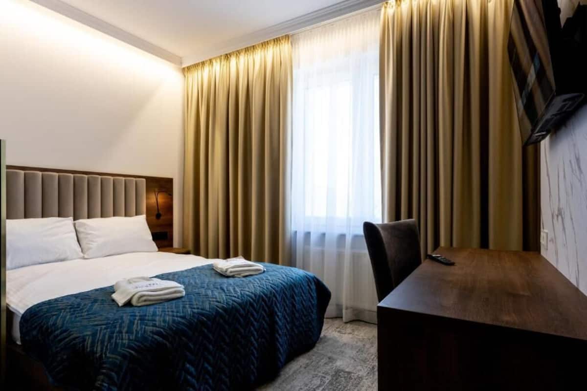 クラシック ダブルルーム コートヤードビュー