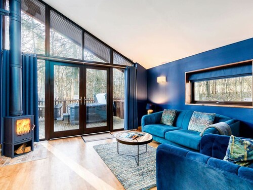 Garwnant Golden Oak Hideaway, Cwmtaf