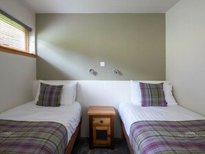 Room - Strathyre Classic Golden Oak Lochside, Callander (Callander)