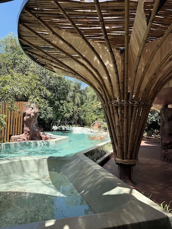 Outdoor pool. Entre Arboles Iguazu, Singular Collection by Amerian