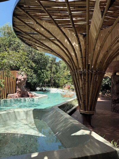 Entre Arboles Iguazu, Singular Collection by Amerian