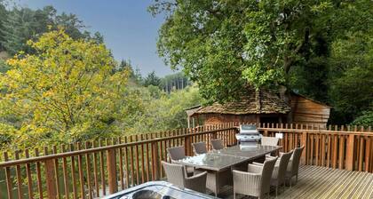 Deerpark Classic Golden Oak Treehouse, Liscard